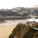 1 Island Reach